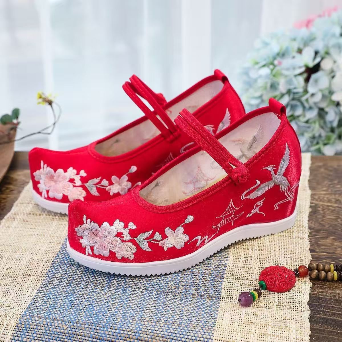 Women Increased Internal Embro - огляд і ціна Embroidery Red